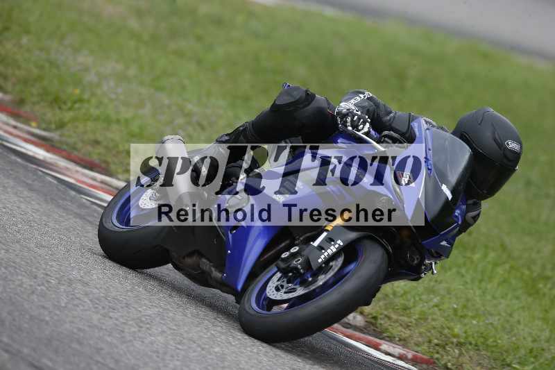 Archiv-2023/71 18.09.2023 Yamaha Fun Day ADR/Sportfahrer/Testbike